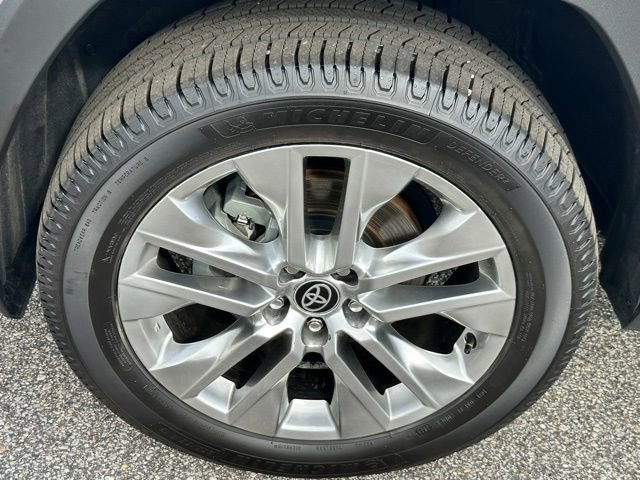 Used 2024 Toyota RAV4 XLE Premium image 15