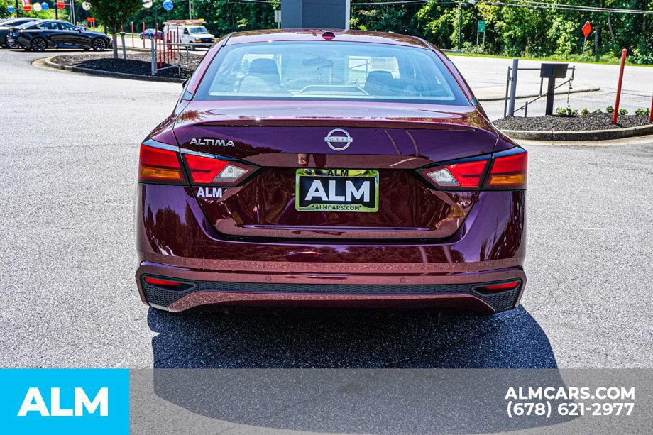 Used 2025 Nissan Altima 2.5 SV FWD image 10