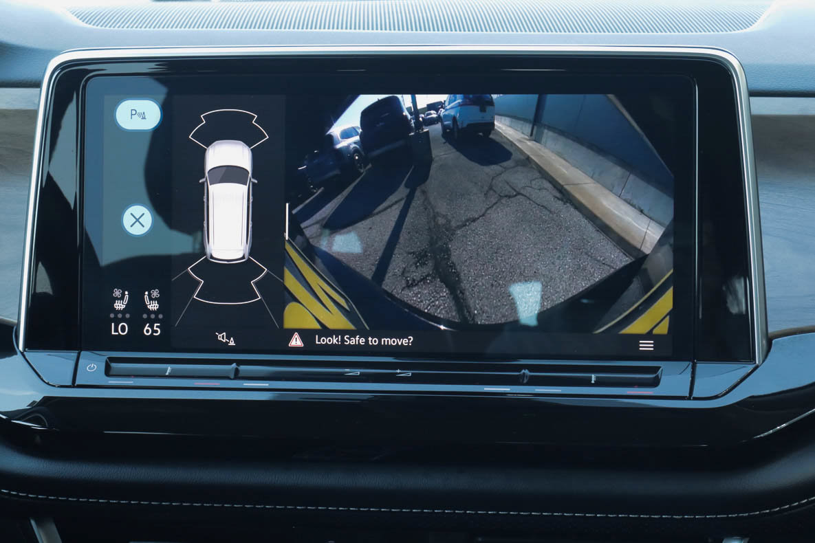 Used 2025 Volkswagen Atlas SE FWD image 12