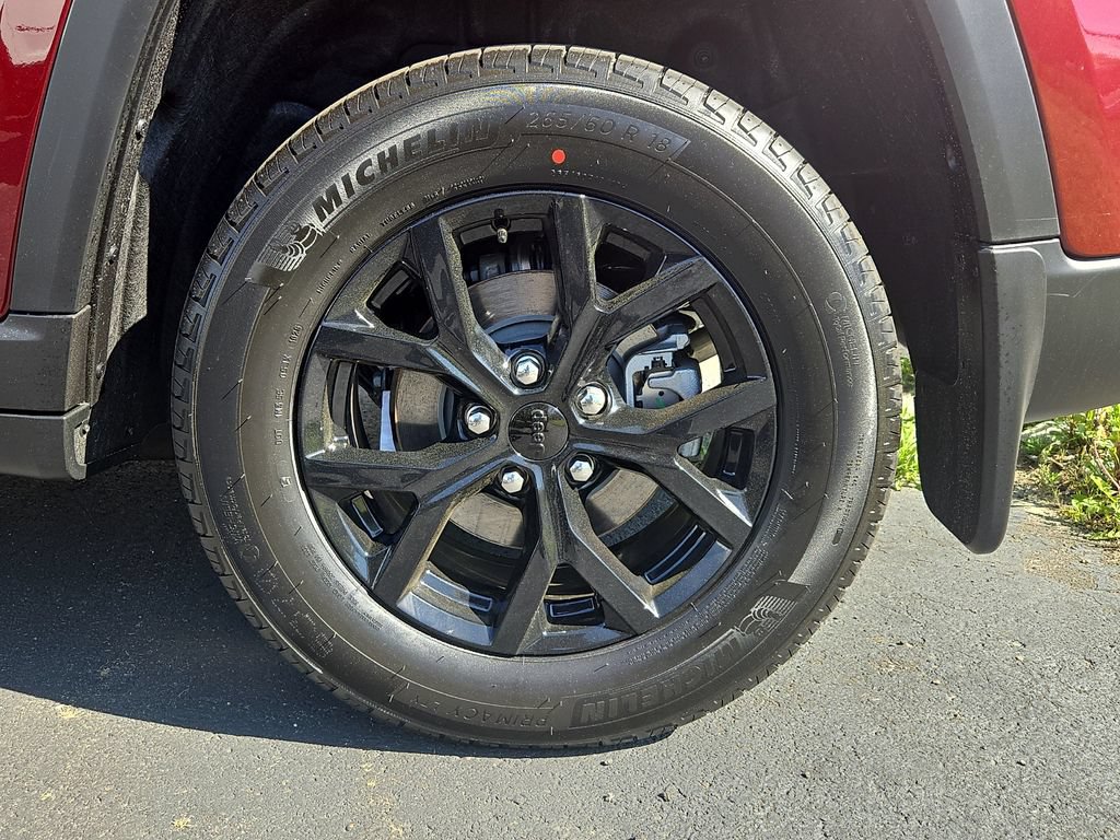 New 2026 Jeep Grand Cherokee Altitude AWD/4WD image 5
