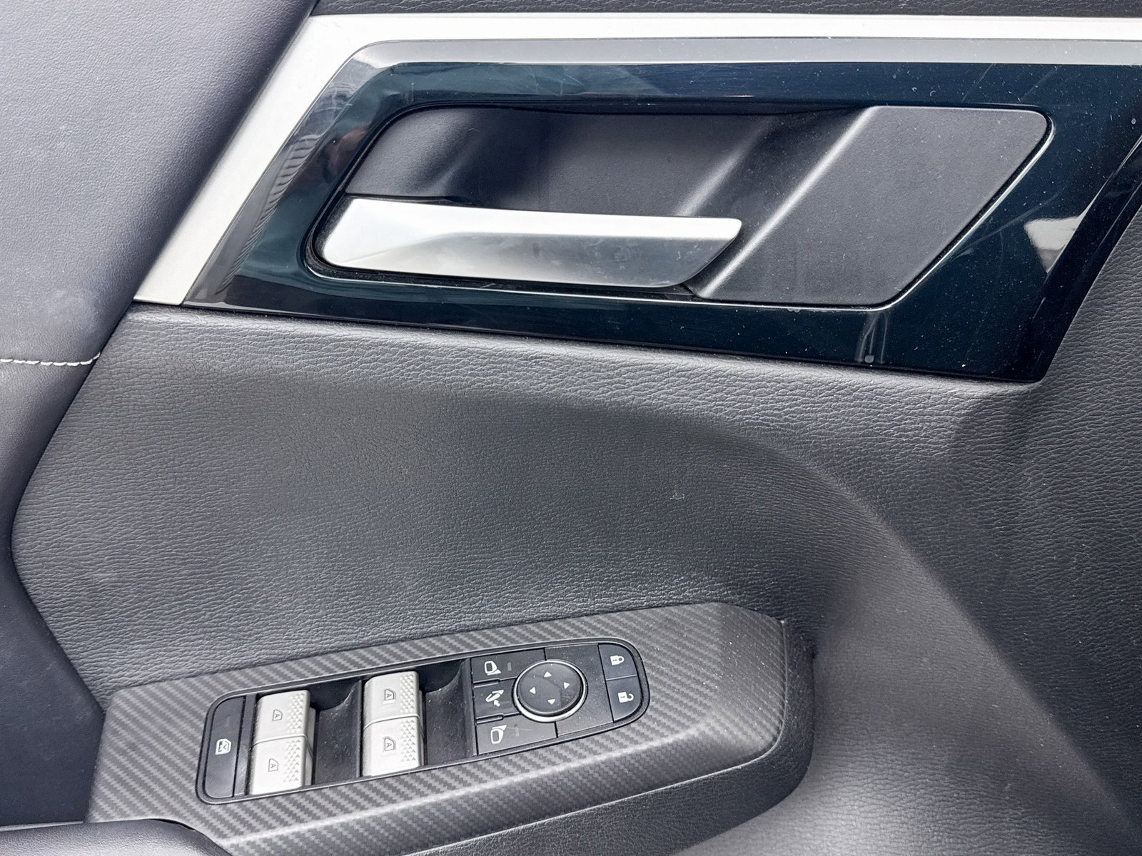 Used 2023 Mitsubishi Outlander SE image 31