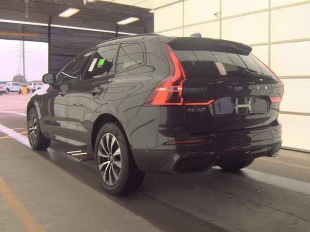 Certified 2025 Volvo XC60 B5 Plus image 2