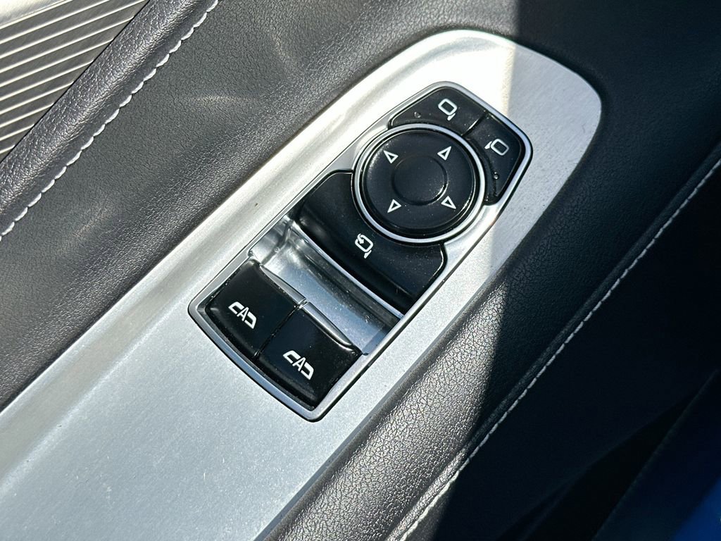 Used 2023 Chevrolet Corvette Stingray Preferred Cpe w/ Body-Color Dual Roof Package RWD image 17