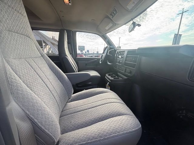 New 2026 Chevrolet Express 3500 LS w/ Chrome Appearance Package RWD image 15