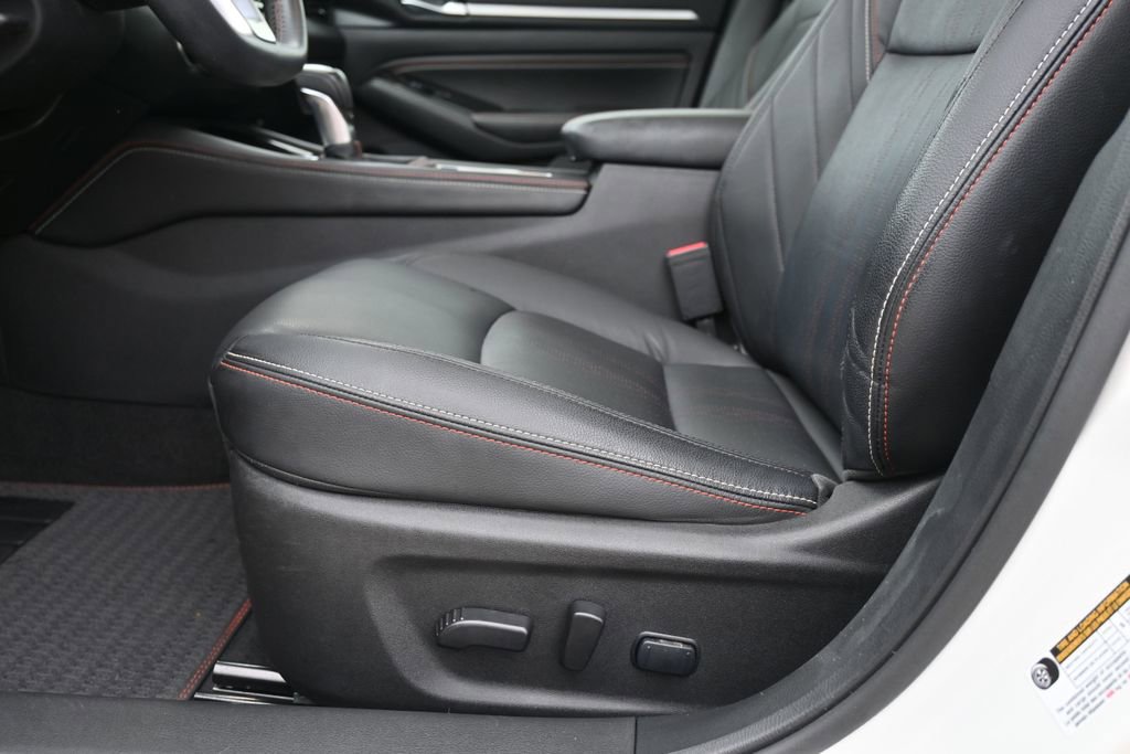 Used 2023 Nissan Altima 2.5 SR w/ SR Premium Package image 14