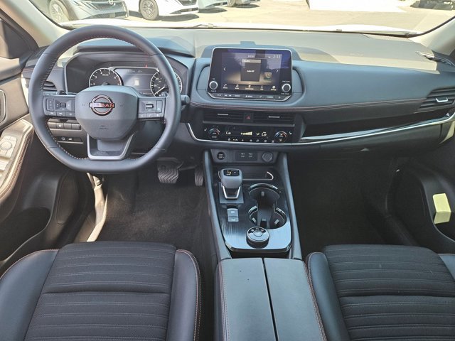 Used 2025 Nissan Rogue SV w/ Rock Creek Premium Package image 15