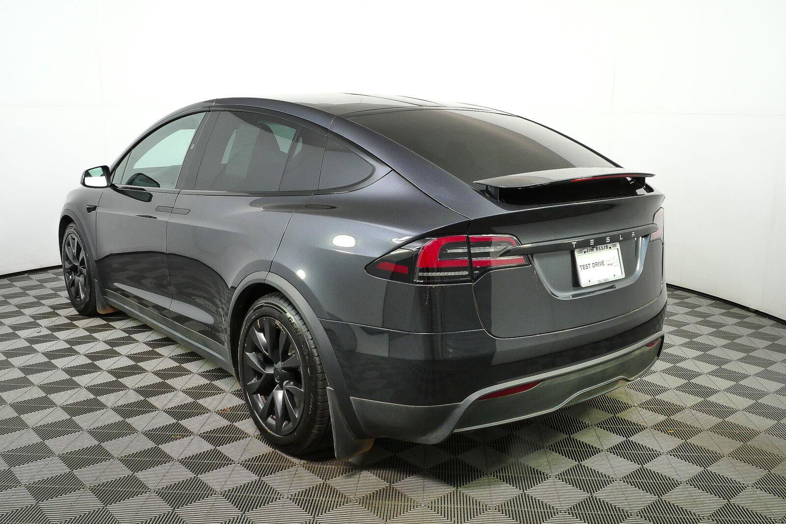 Used 2025 Tesla Model X AWD/4WD image 26