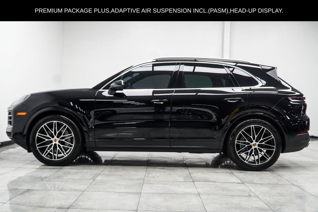 Used 2024 Porsche Cayenne AWD/4WD image 10