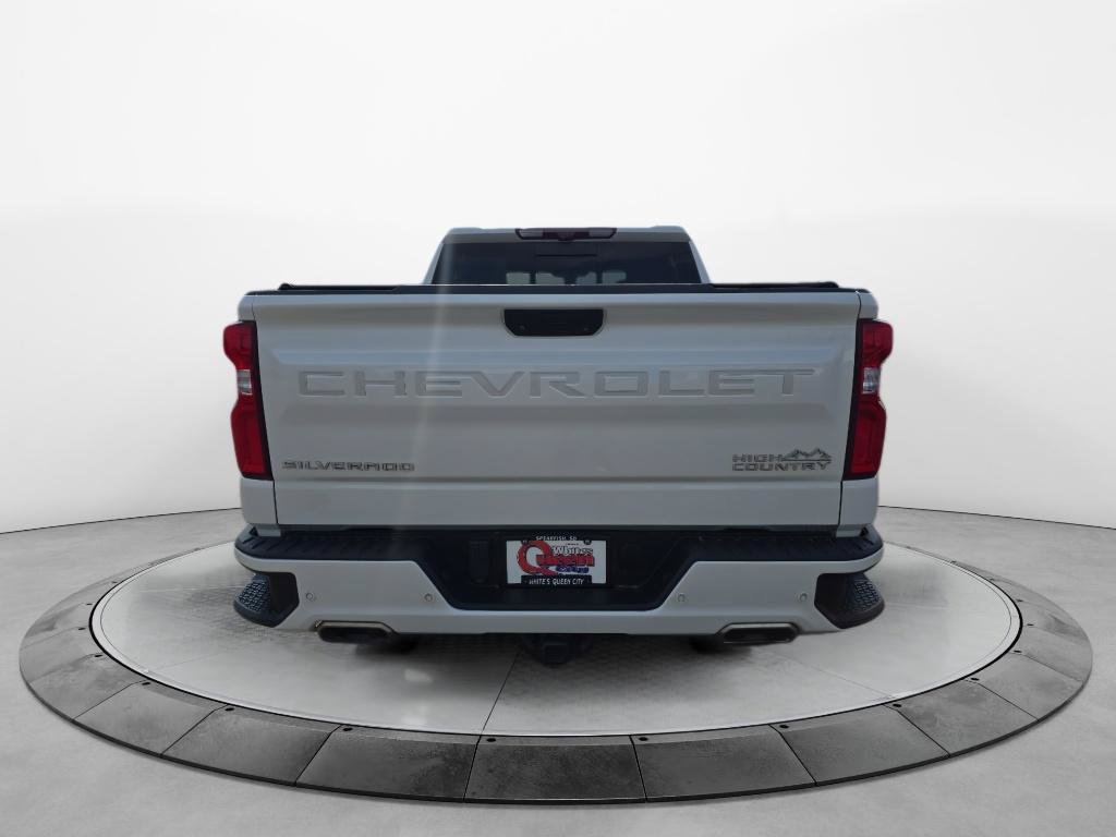 Used 2020 Chevrolet Silverado 1500 High Country w/ Technology Package AWD/4WD image 4