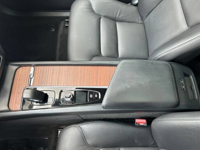 Certified 2024 Volvo XC60 B5 Plus w/ Climate Package AWD/4WD image 26