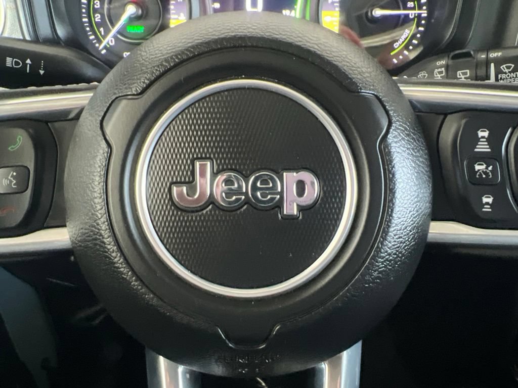 Used 2025 Jeep Wrangler Unlimited Sahara AWD/4WD image 44