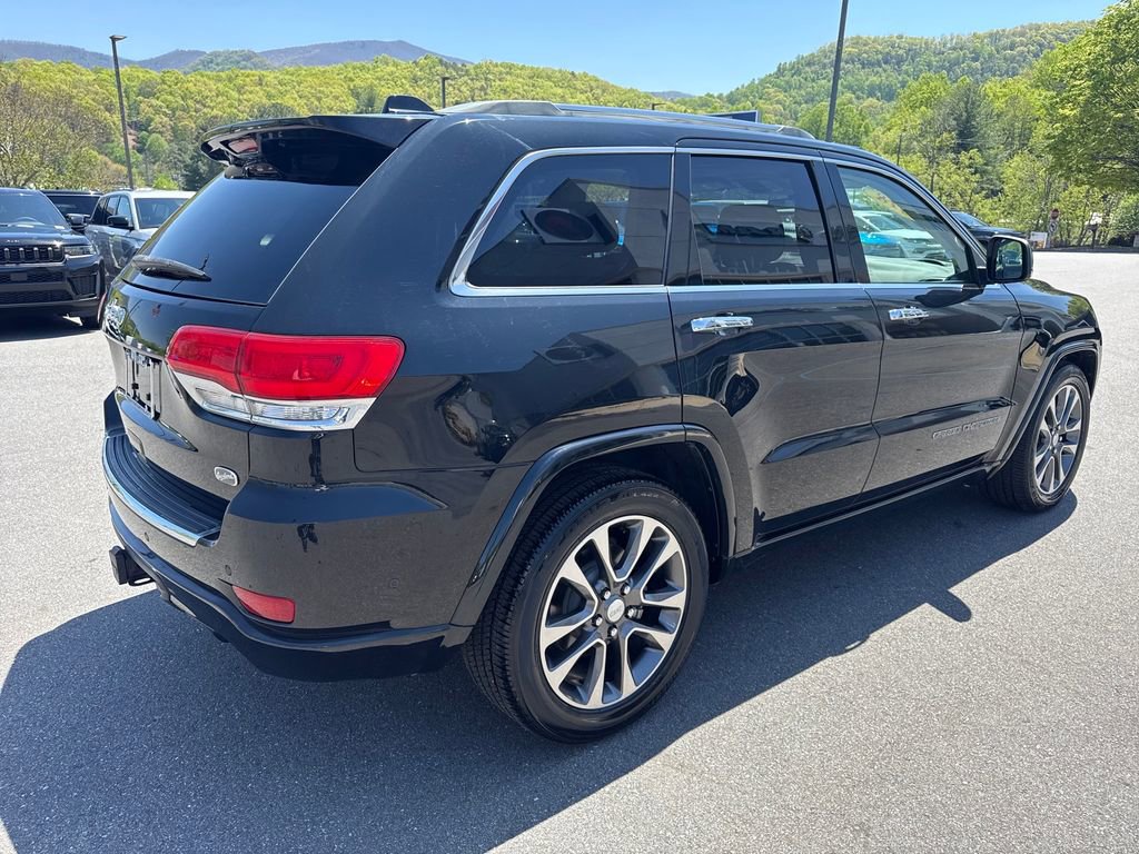 Used 2018 Jeep Grand Cherokee Overland AWD/4WD image 4