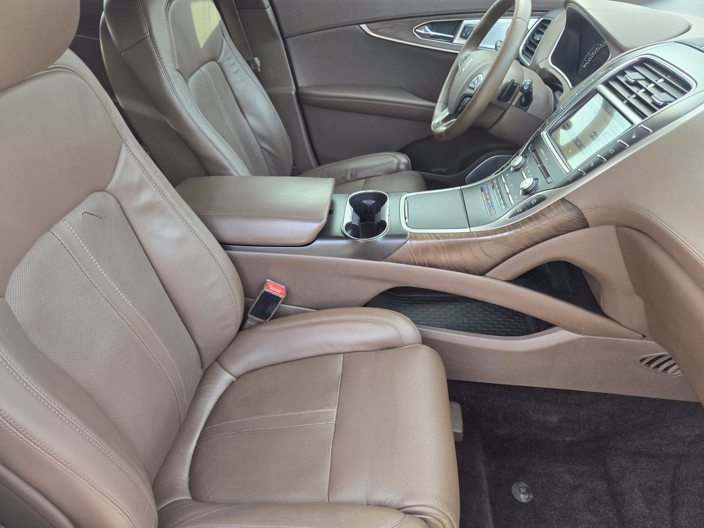 Used 2016 Lincoln MKX Reserve w/ Luxury Package FWD image 10