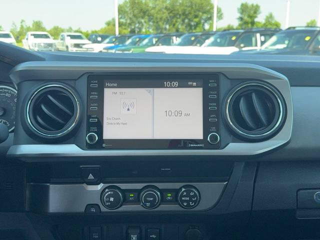 Used 2020 Toyota Tacoma SR5 RWD image 13