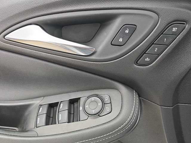 Used 2023 Buick Encore GX Essence w/ Experience Buick Package FWD image 27