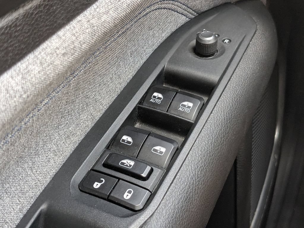 Used 2024 Jeep Compass Latitude AWD/4WD image 23