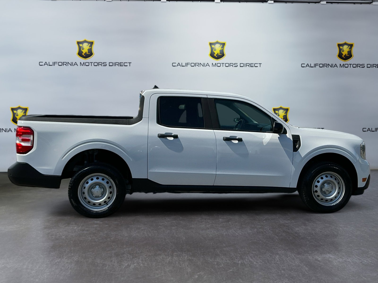 Used 2023 Ford Maverick XL FWD image 4