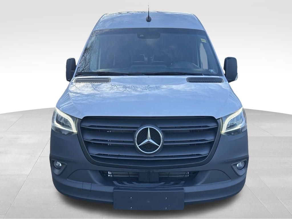 Used 2024 Mercedes-Benz Sprinter 3500 image 8