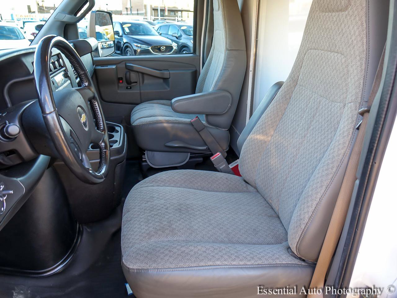 Used 2021 Chevrolet Express 4500 w/ Power Convenience Package RWD image 11