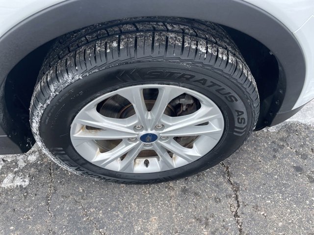 Used 2019 Ford Escape SEL image 17