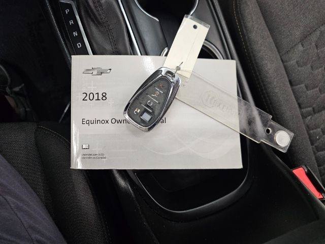 Used 2018 Chevrolet Equinox LT FWD image 29