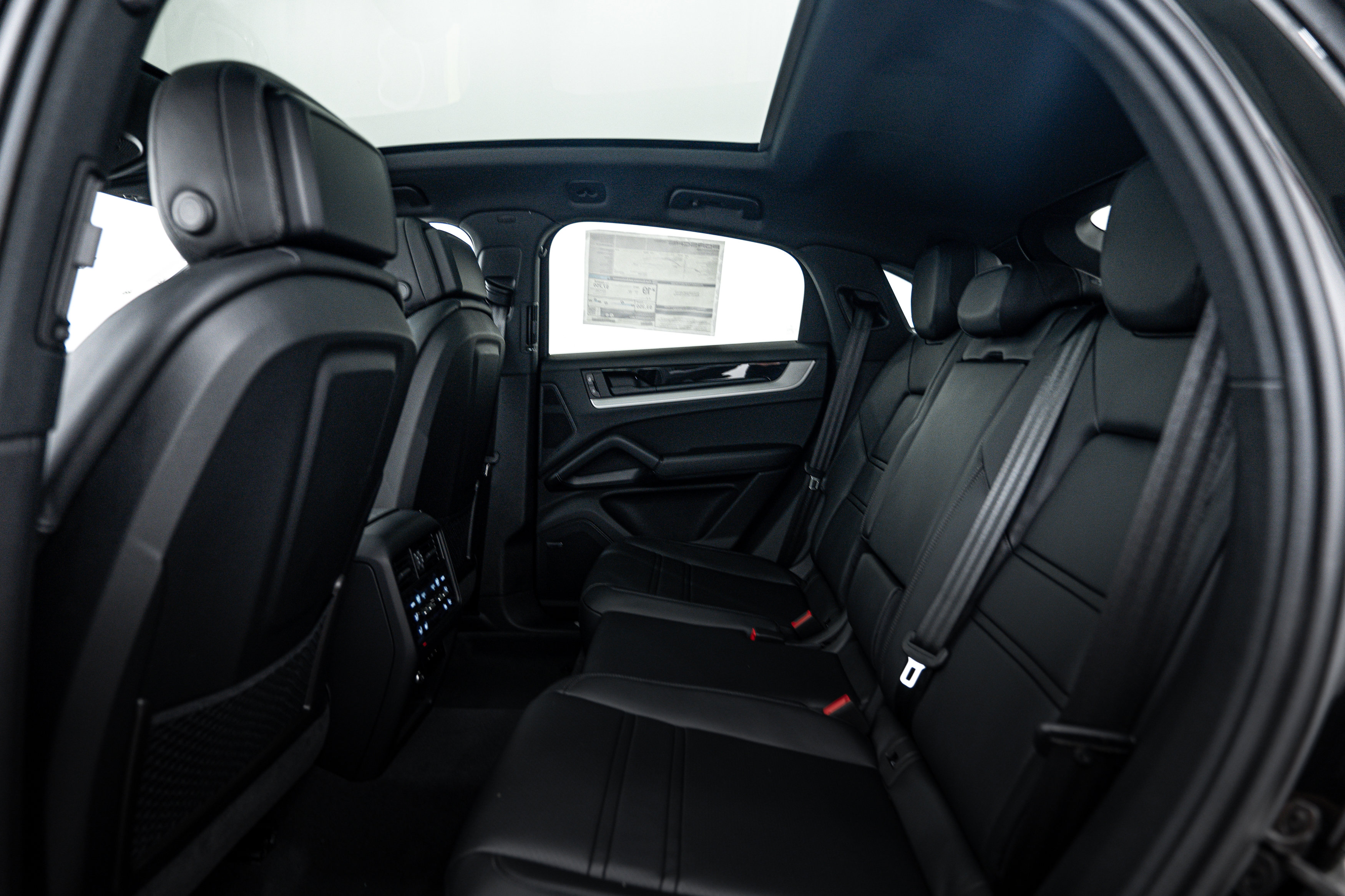 Certified 2025 Porsche Cayenne Coupe image 22