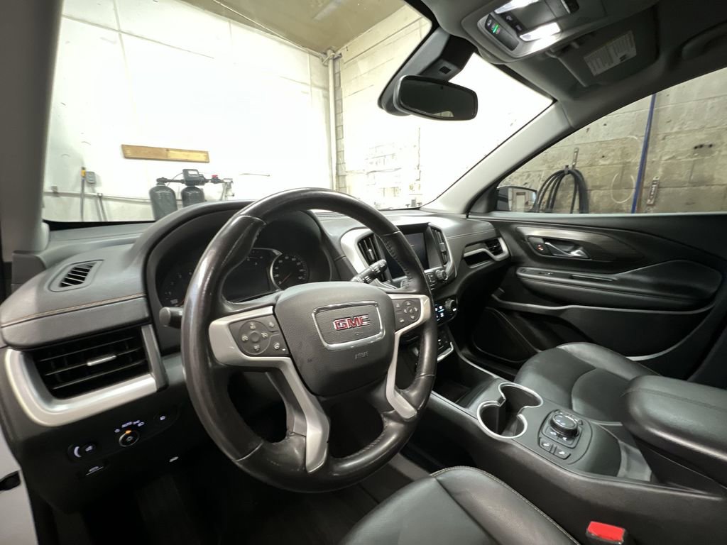 Used 2021 GMC Terrain SLT w/ Elevation Edition image 10