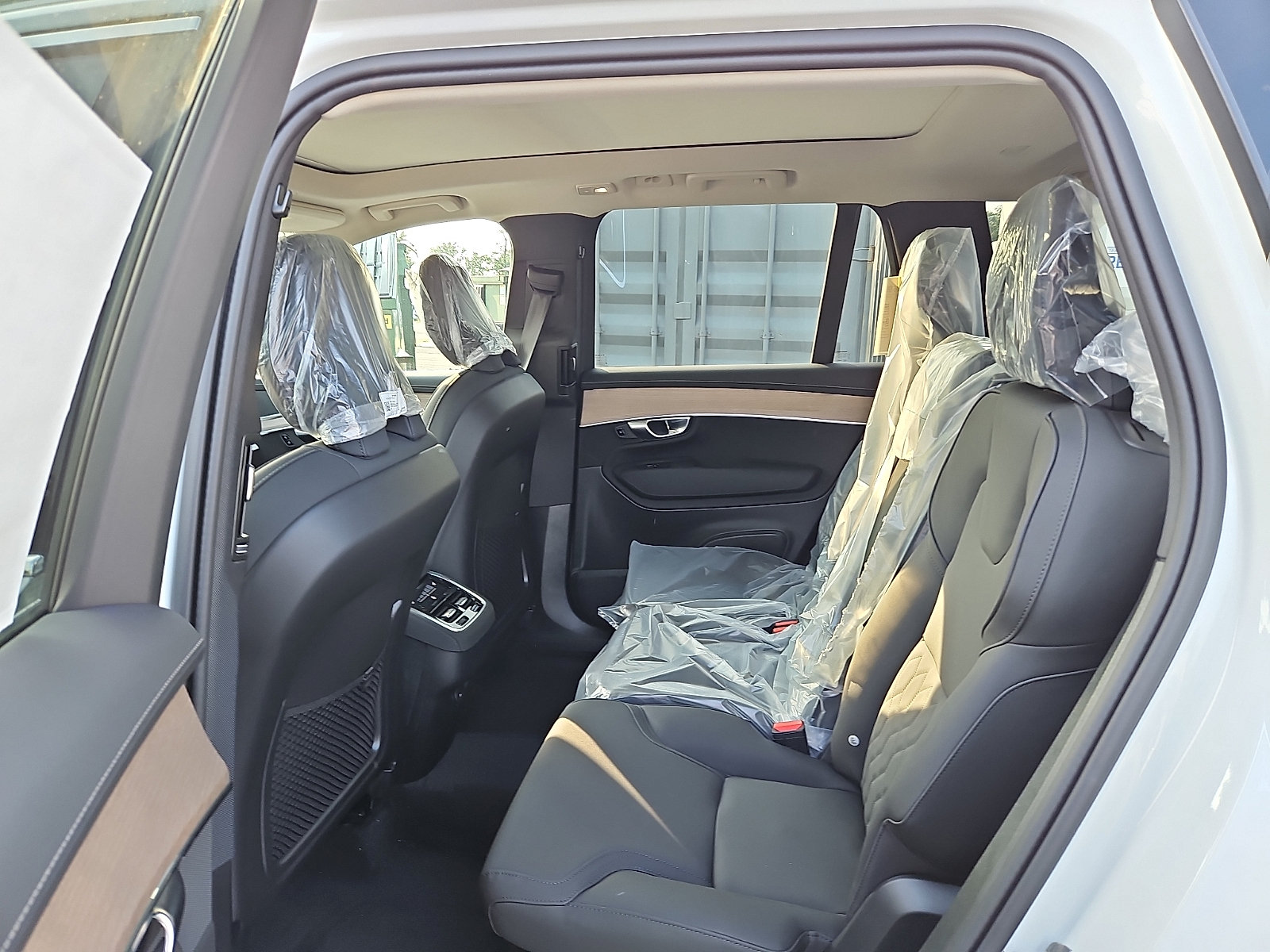 New 2026 Volvo XC90 B5 Core AWD/4WD image 8