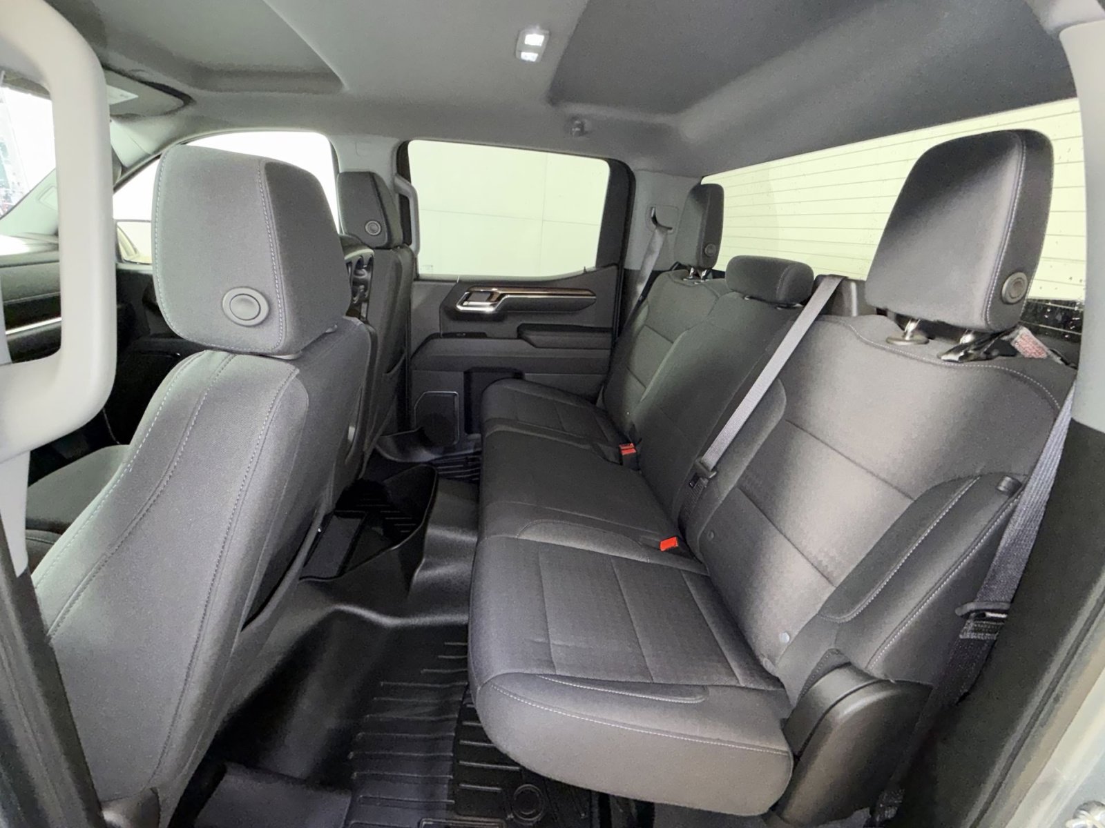 Used 2024 Chevrolet Silverado 1500 LT image 24