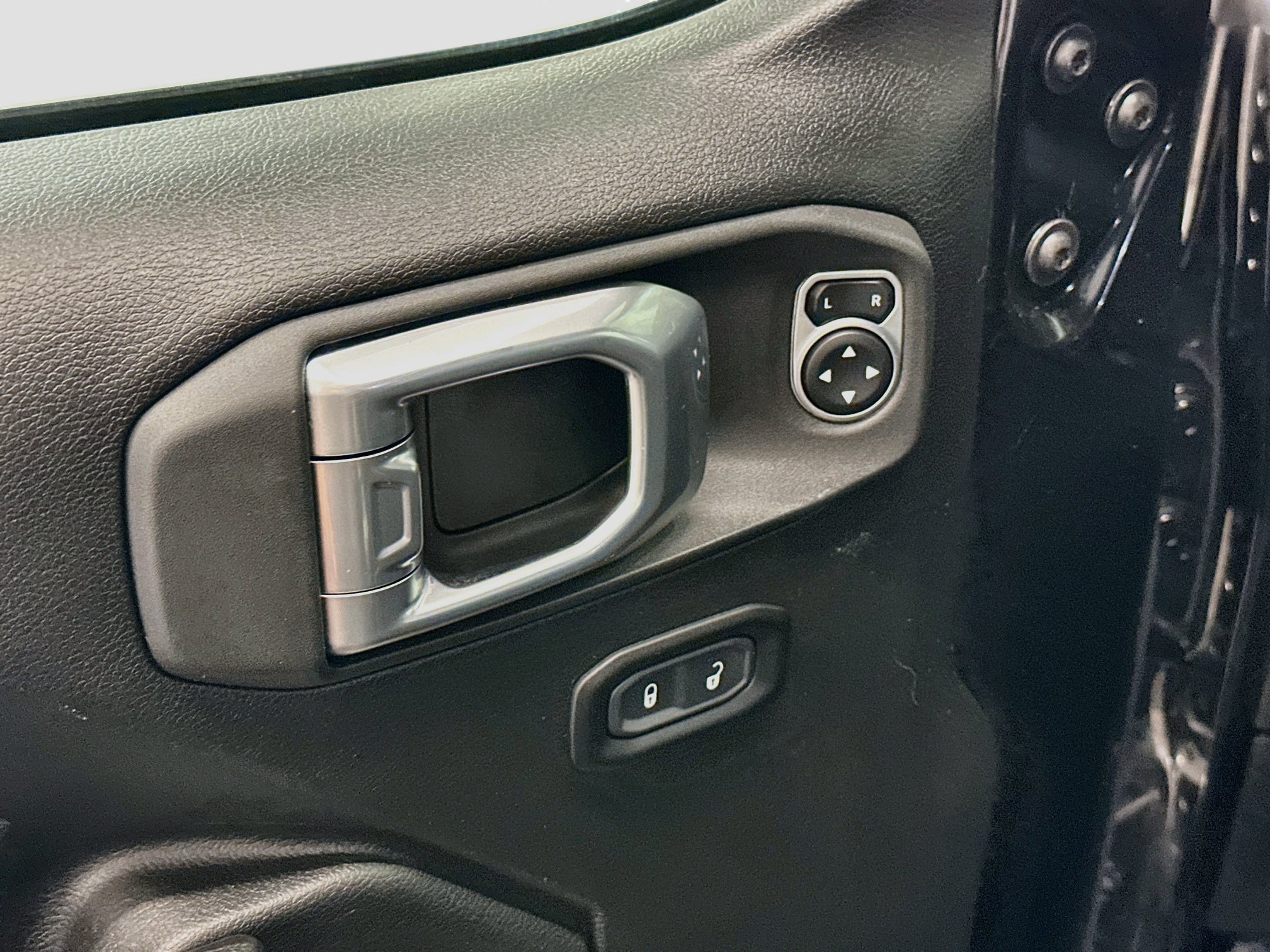 Used 2023 Jeep Gladiator Sport AWD/4WD image 15