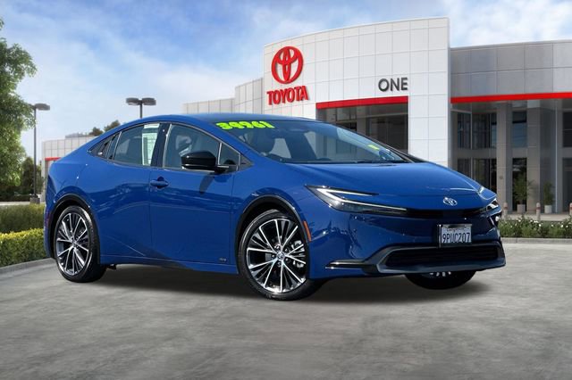 Used 2024 Toyota Prius Limited AWD/4WD video 2