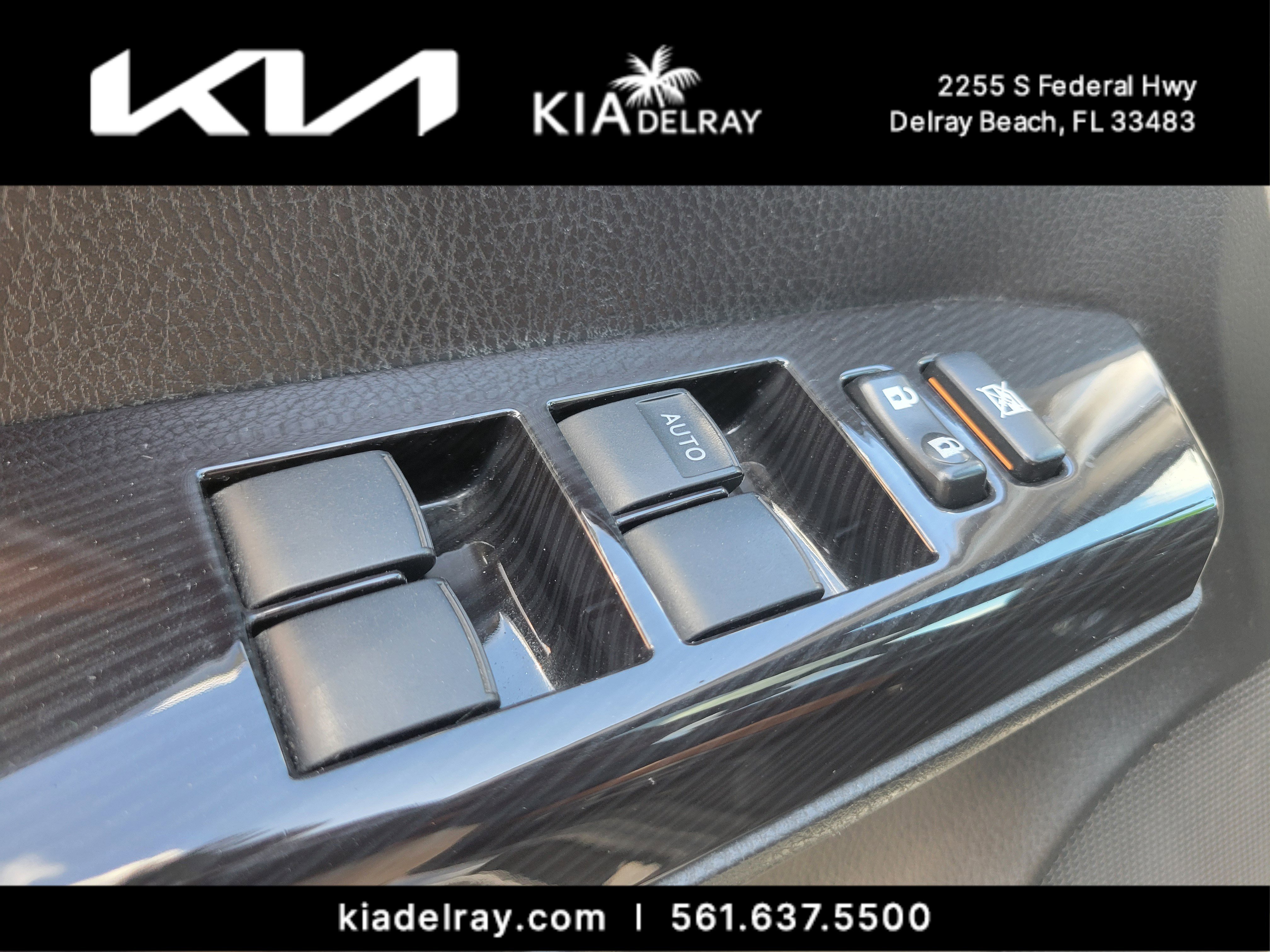 Used 2018 Toyota RAV4 SE w/ Power Extra Value Package image 15