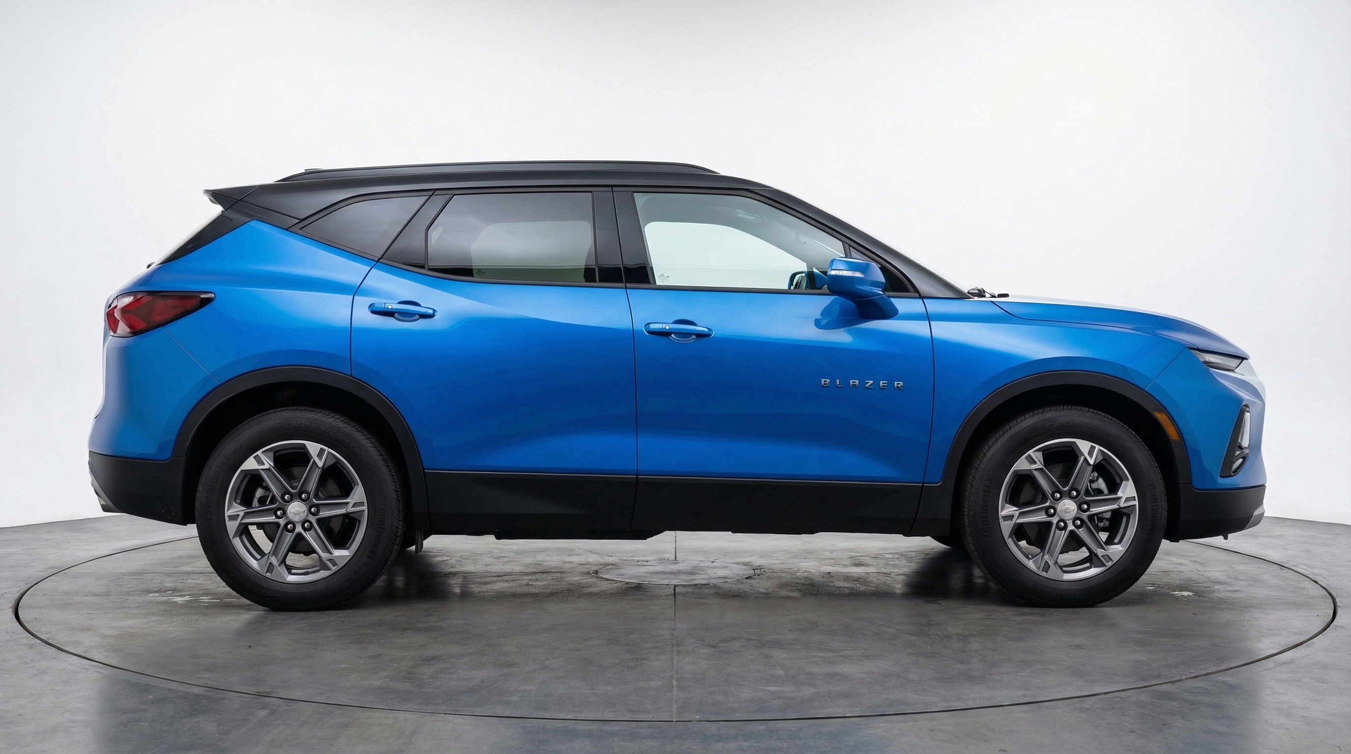 Used 2025 Chevrolet Blazer LT FWD image 11