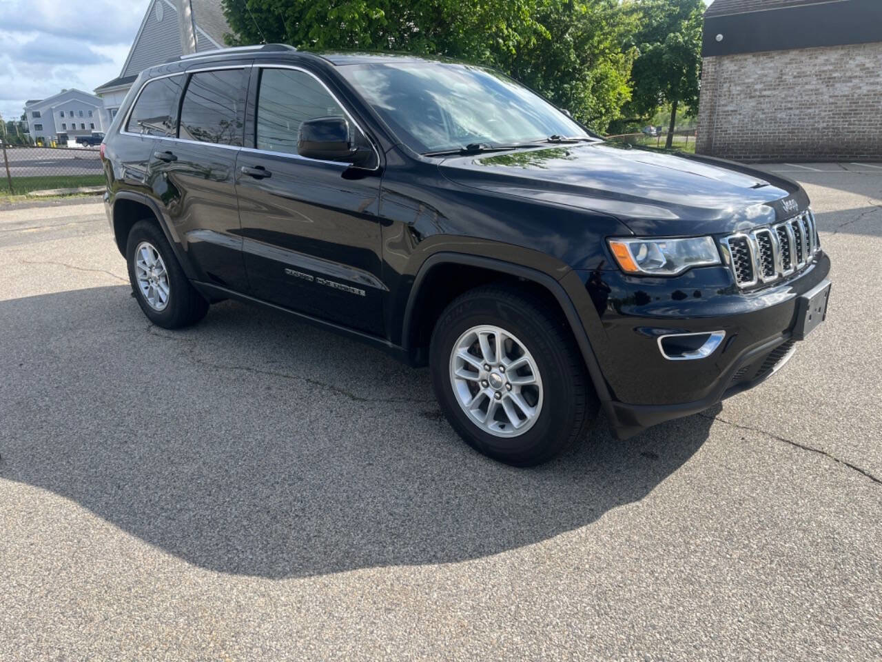 Used 2018 Jeep Grand Cherokee Laredo AWD/4WD image 6