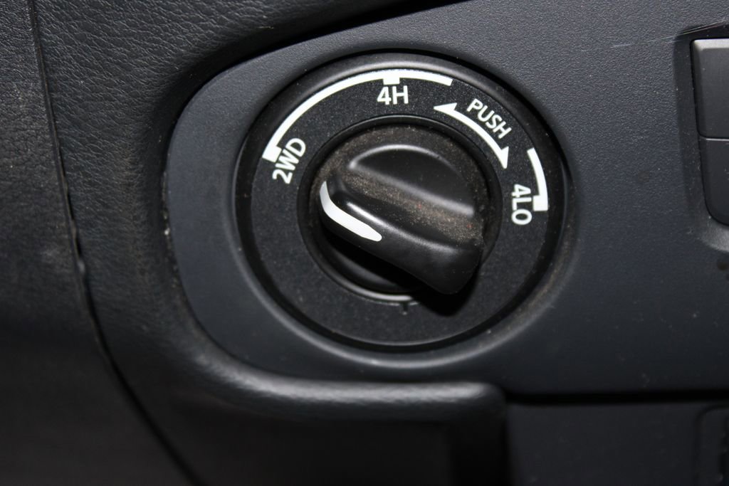 Used 2023 Nissan Frontier PRO-4X w/ Pro-4X Premium Package image 46