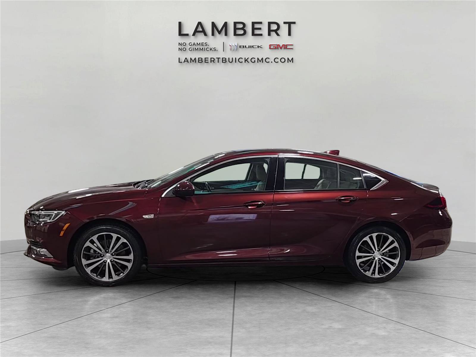 Used 2018 Buick Regal Essence w/ Driver Confidence Package #1 image 2
