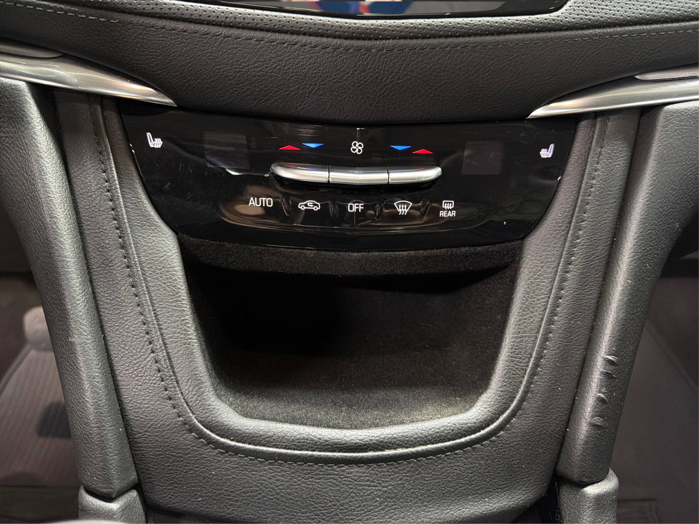 Used 2017 Cadillac XT5 Luxury w/ Driver Awareness Package image 25