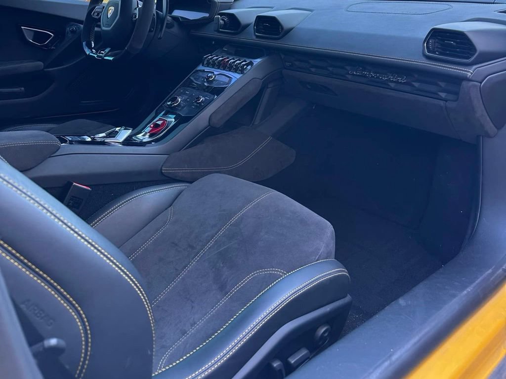 Used 2016 Lamborghini Huracan LP 610-4 AWD/4WD image 22