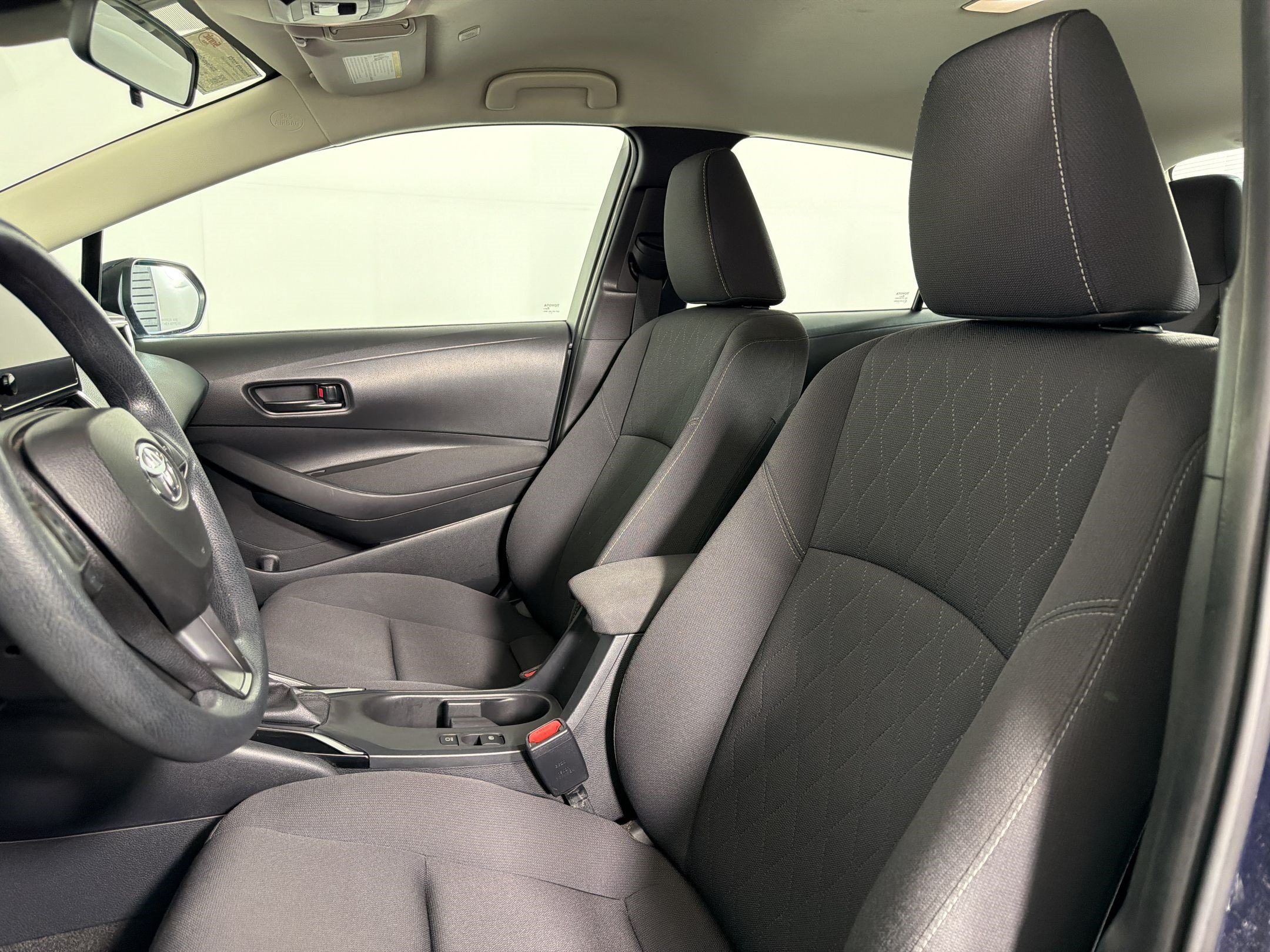 Used 2024 Toyota Corolla LE FWD image 4