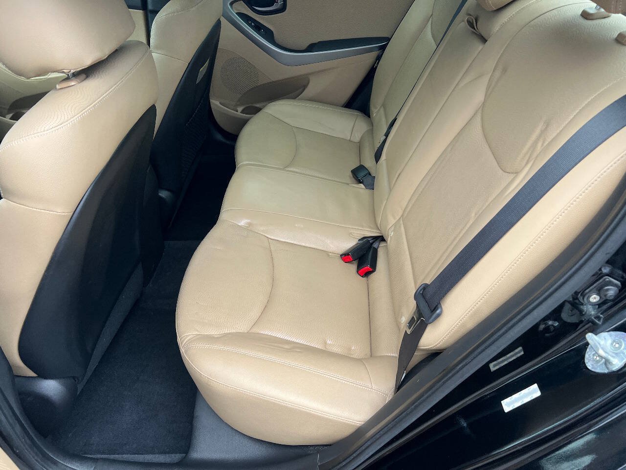 Used 2012 Hyundai Elantra Limited FWD image 24