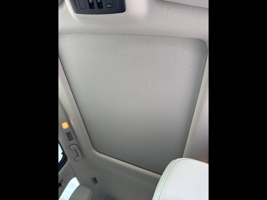 Used 2024 Nissan Pathfinder SL w/ SL Premium Package FWD image 15