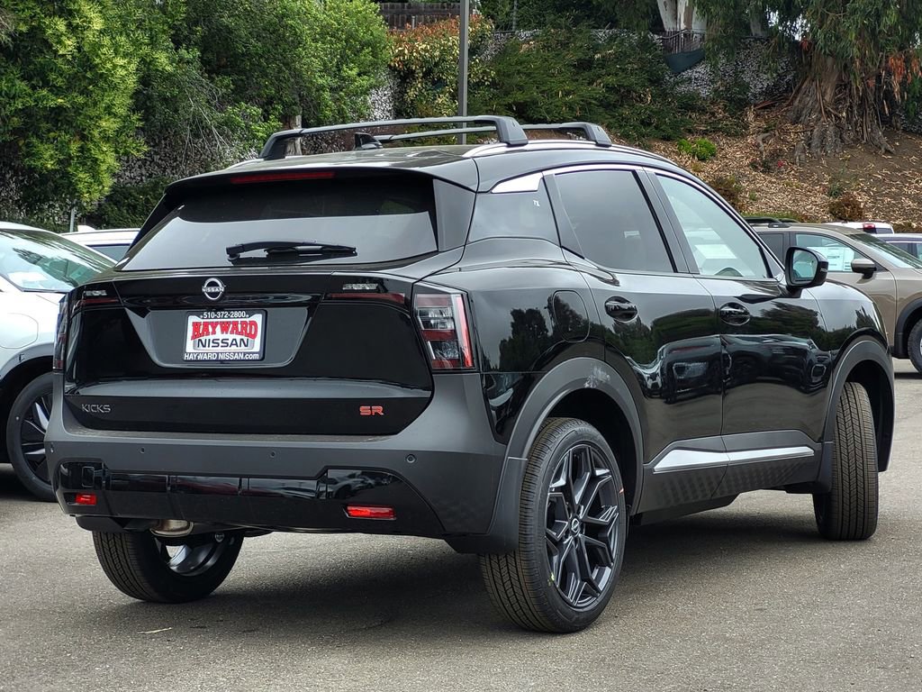 New 2025 Nissan Kicks SR FWD image 4