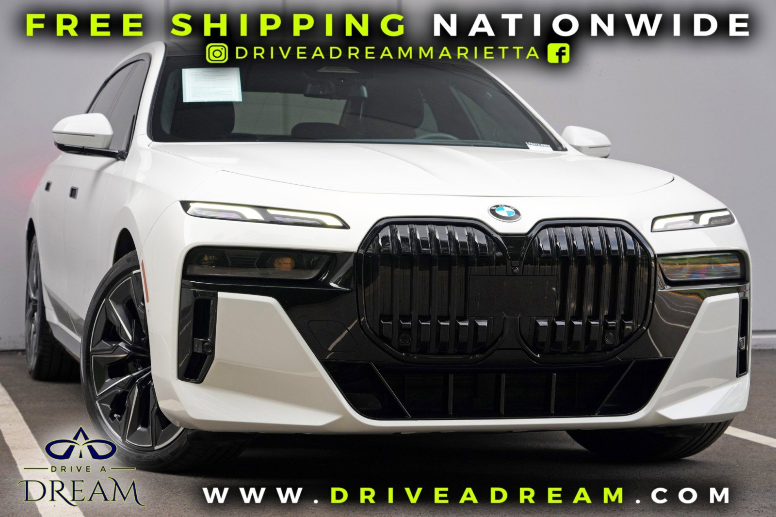Used 2023 BMW 740i w/ Parking Assistance Package RWD image 2