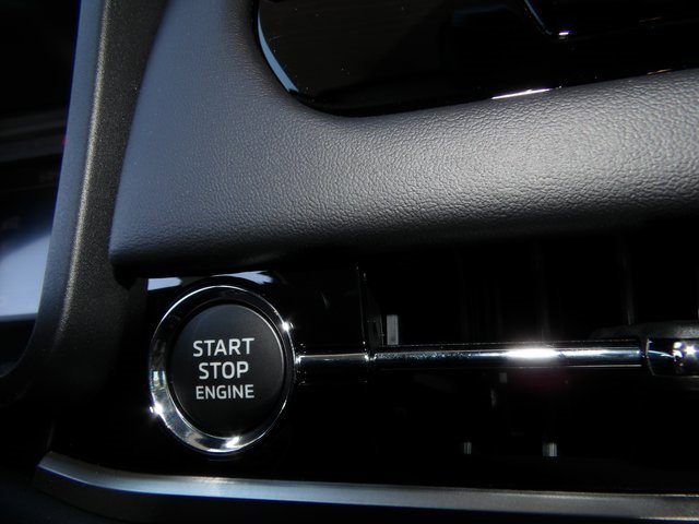 New 2025 Mitsubishi Outlander SE image 30