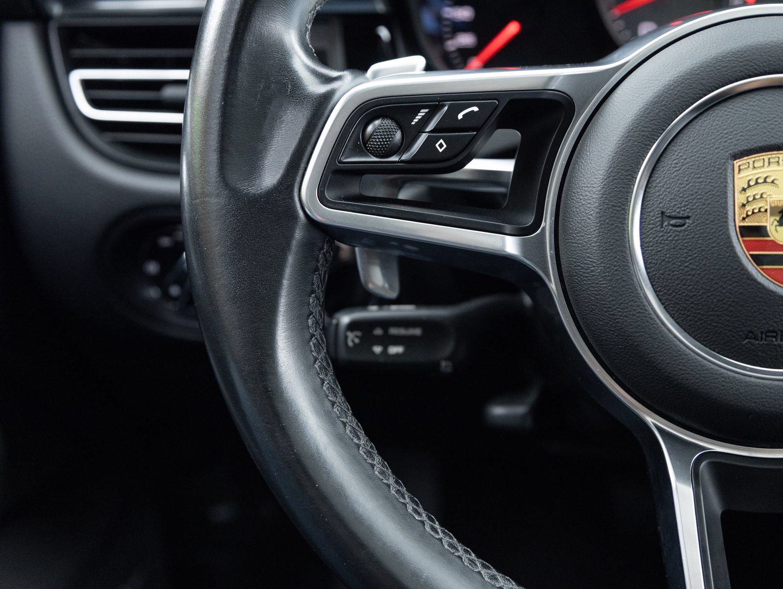 Certified 2021 Porsche Macan S AWD/4WD image 15