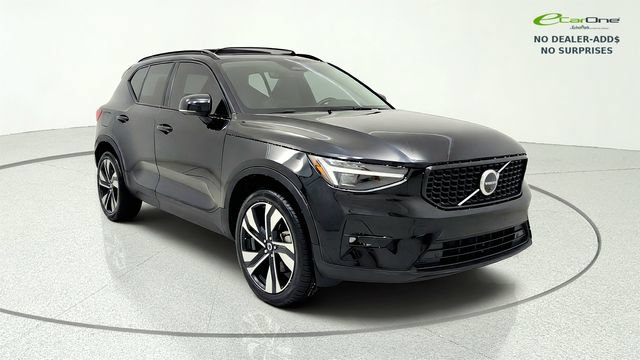 Used 2024 Volvo XC40 B5 Plus w/ Protection Package Premier