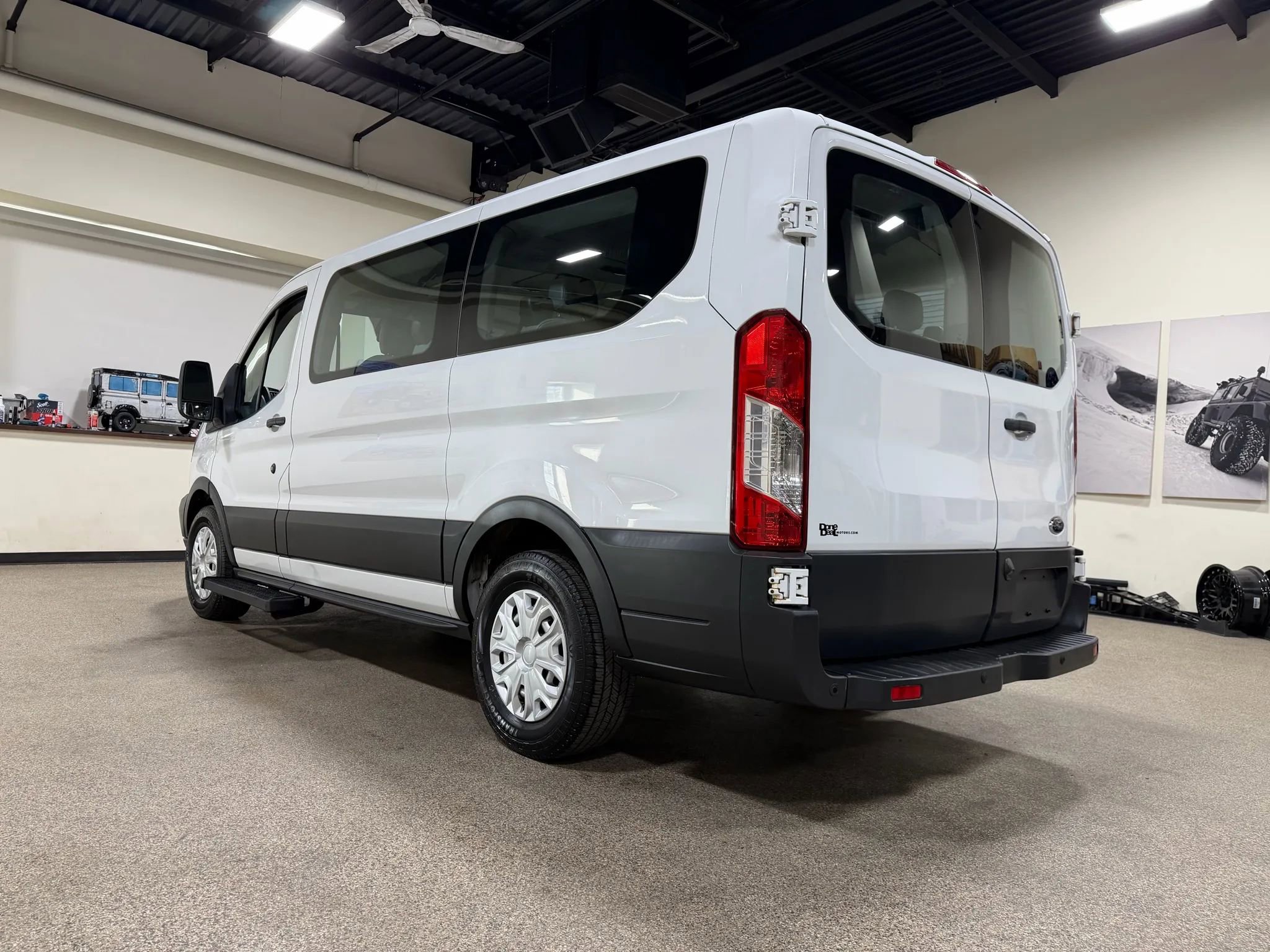 Used 2017 Ford Transit 150 XL image 7