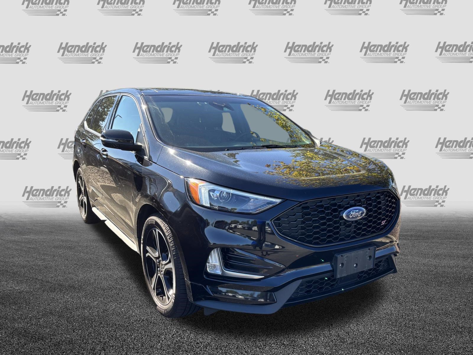 Used 2019 Ford Edge ST w/ Convenience Package AWD/4WD image 2