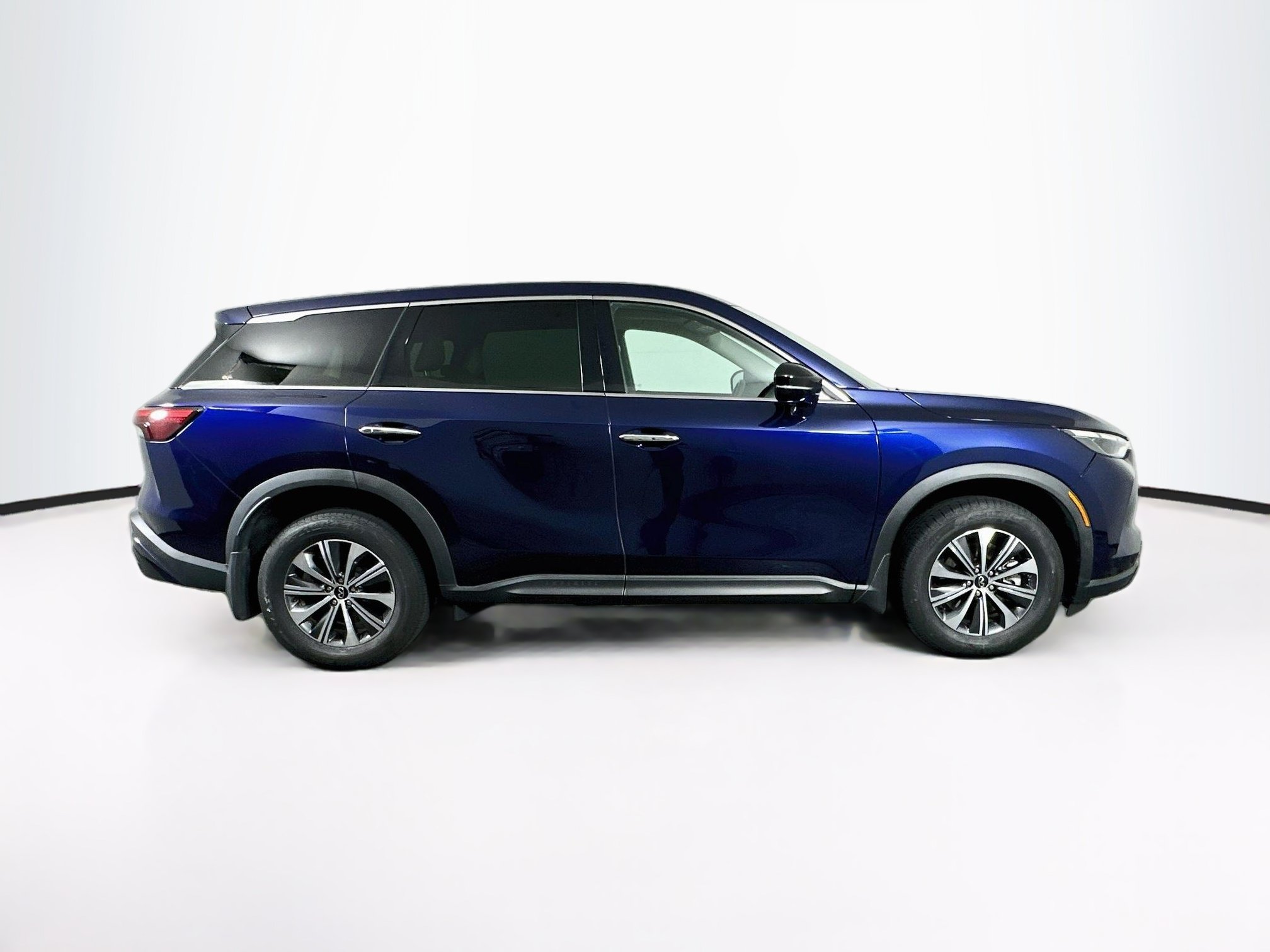 Used 2023 INFINITI QX60 Pure AWD/4WD image 10