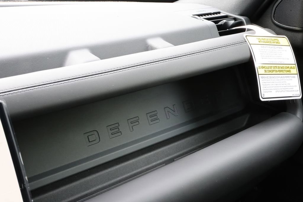 New 2026 Land Rover Defender 110 X-Dynamic SE AWD/4WD image 28